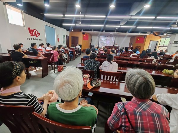 配资门户 从“愁水缸”到“甜水站”！闵行这个小区水泵房，成了物业治理的“研习课堂”